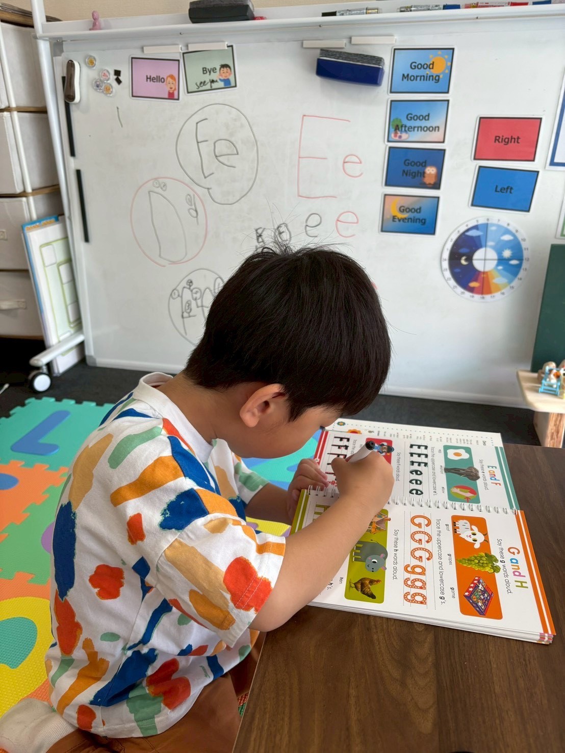 教材に取り組む子どもの様子